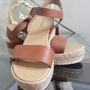 Moda Brown Espadrille Sandals